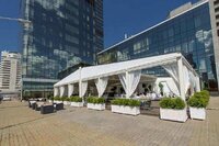 Инновации для вашего комфорта zip-экраны, остекление и перголы