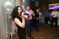 Ведущая поющая саксофон на праздник свадьбу юбилей
