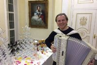 Яркий баянист - тамада на юбилей.