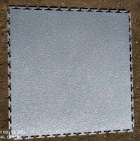 Полимерная плитка для пола транспортного коридора в магазине
